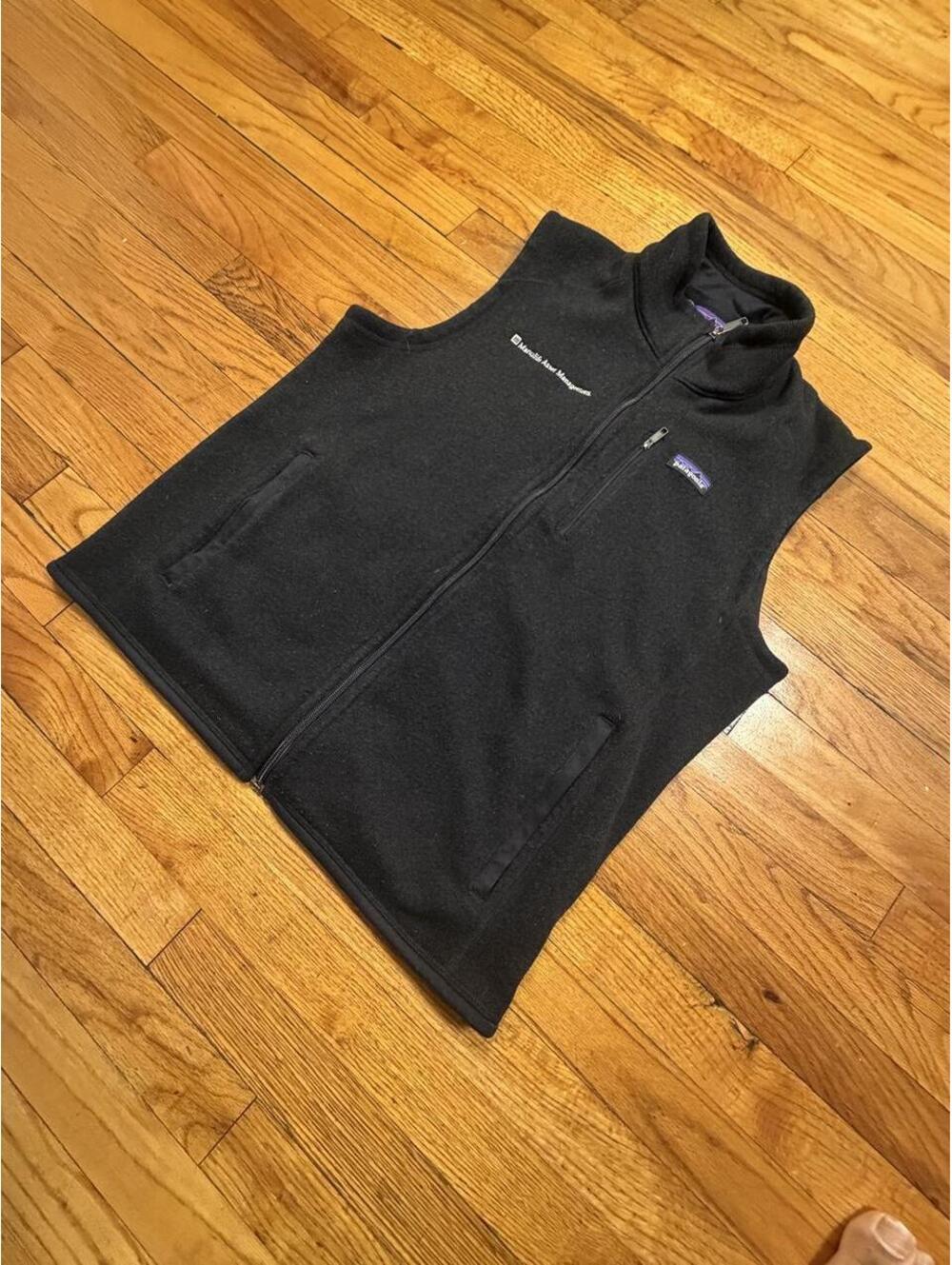 Patagonia Men's Black and Grey Gilet